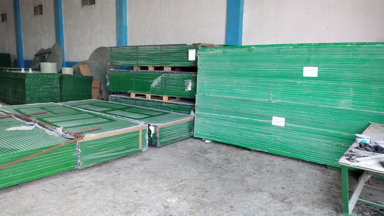 Stock de caillebotis en PRV chez ACS Composites